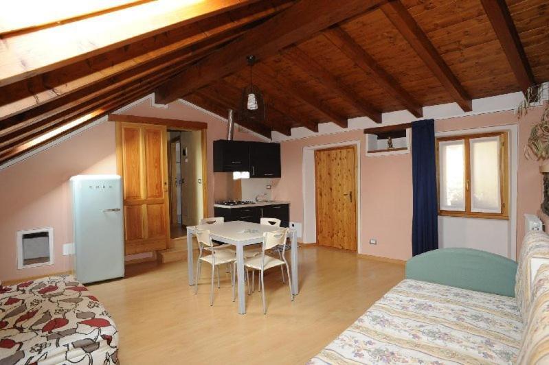 Appartamenti Vacanze E Camere Roccetta Fiorita Петтенаско Экстерьер фото